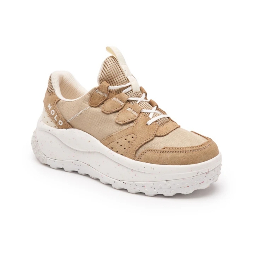HOLO Tan and White 90s Platform Sneaker Size 8.5 New Without Box